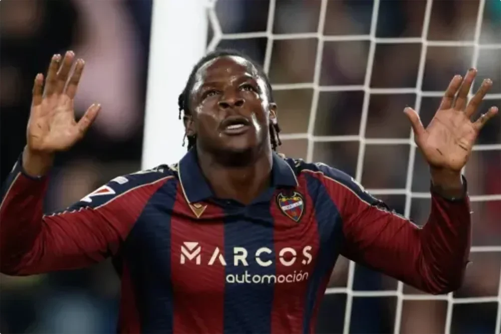Gol de Etta Eyong (3-2) en el Levante 3-2 Osasuna